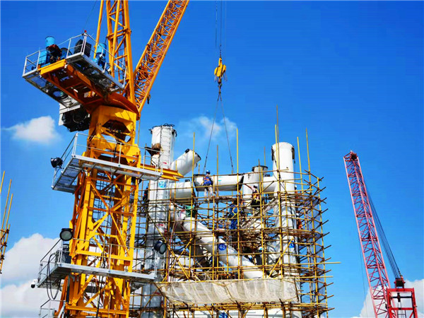 蘇中九鼎利用屋面吊為深圳賽格廣場(chǎng)大廈樓頂塔吊拆除工程_深圳市蘇中九鼎機(jī)械設(shè)備有限公司